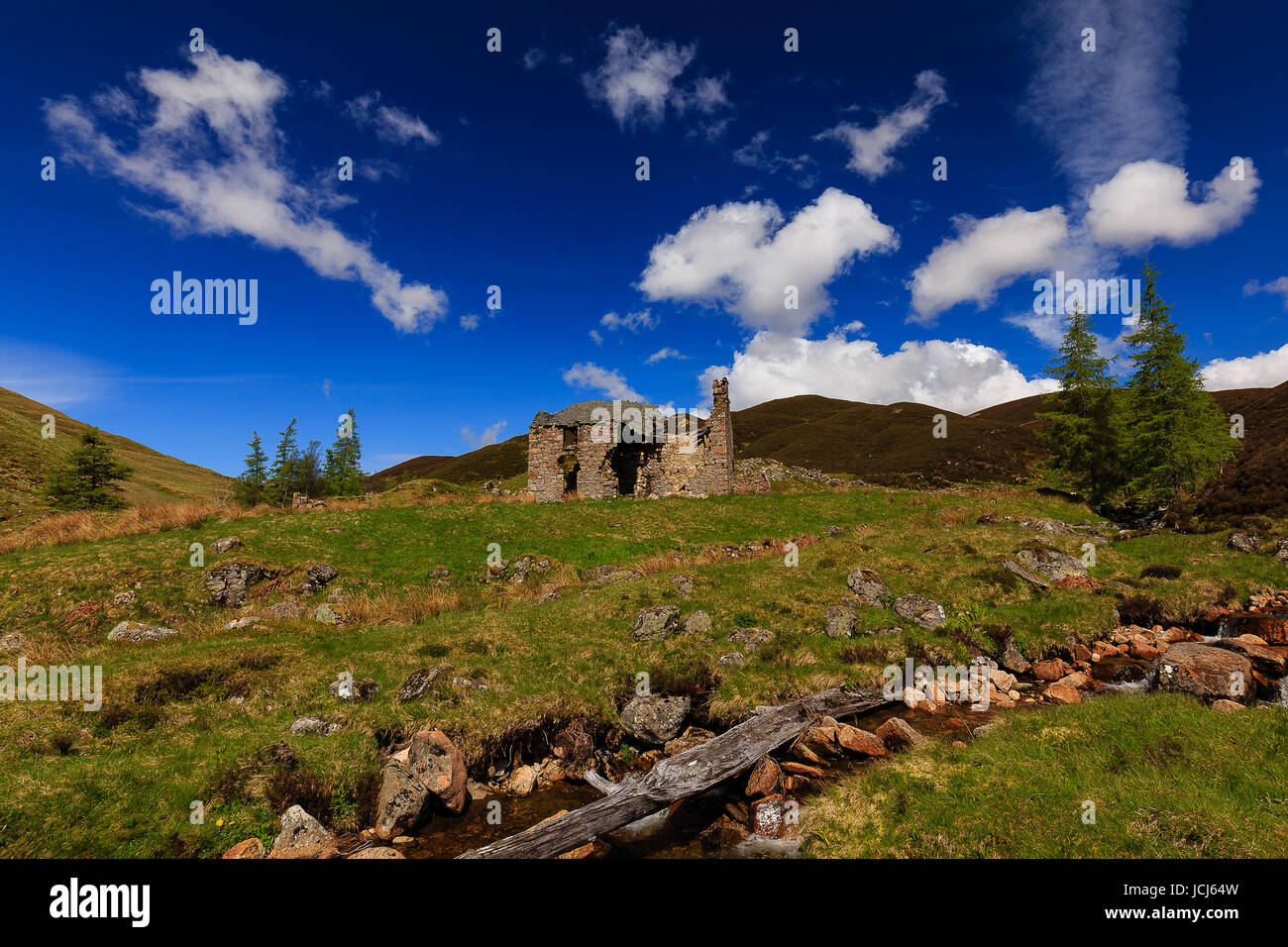 Glen Lochsies ruiniert Lodge, Cairngorms Stockfoto