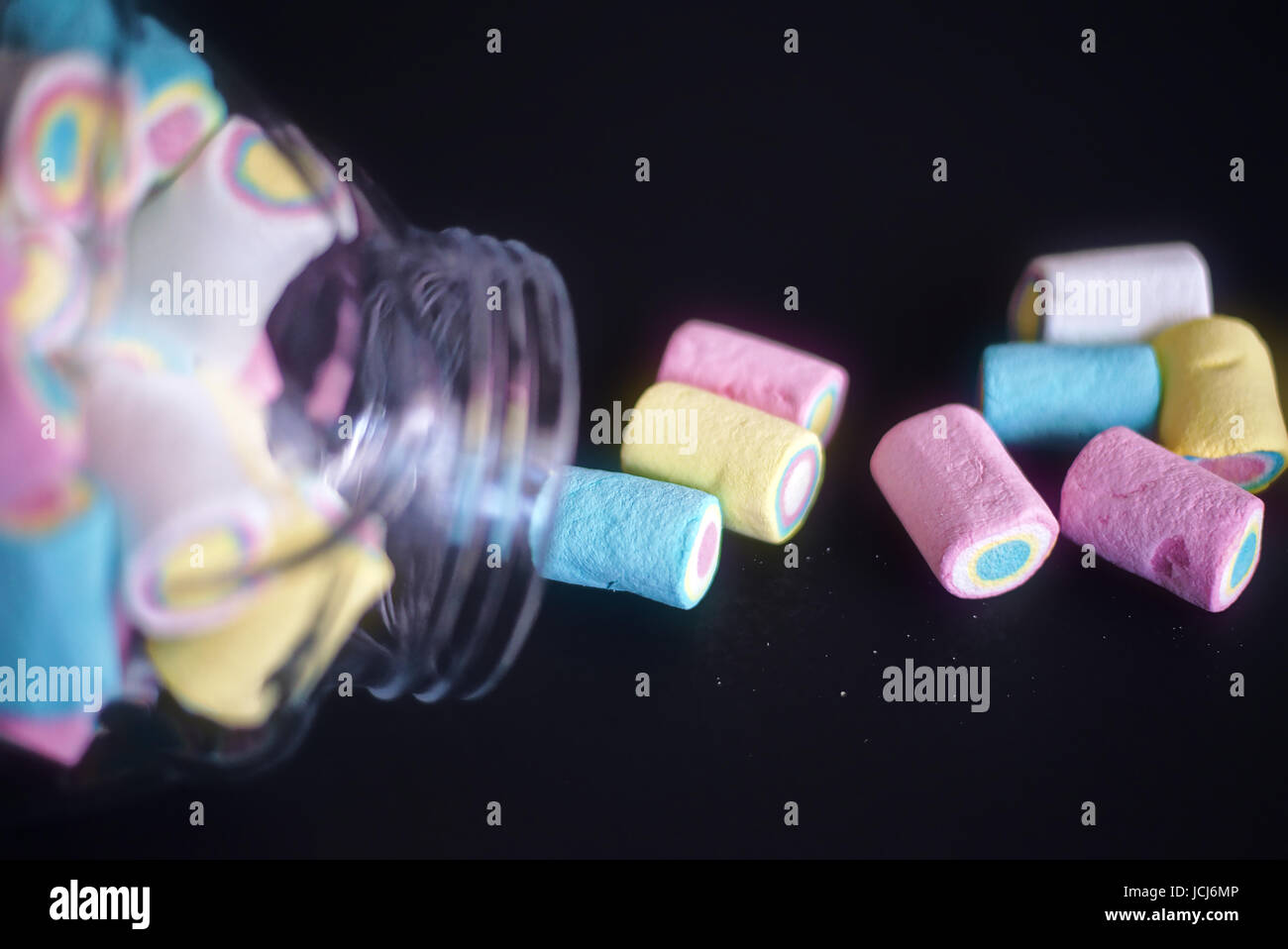 Stock Fotografie von typischen farbigen Marshmallows. Verwendbar auf Portrait, Texturen, Deckblätter, Titelseiten oder als normaler bestand. Stockfoto