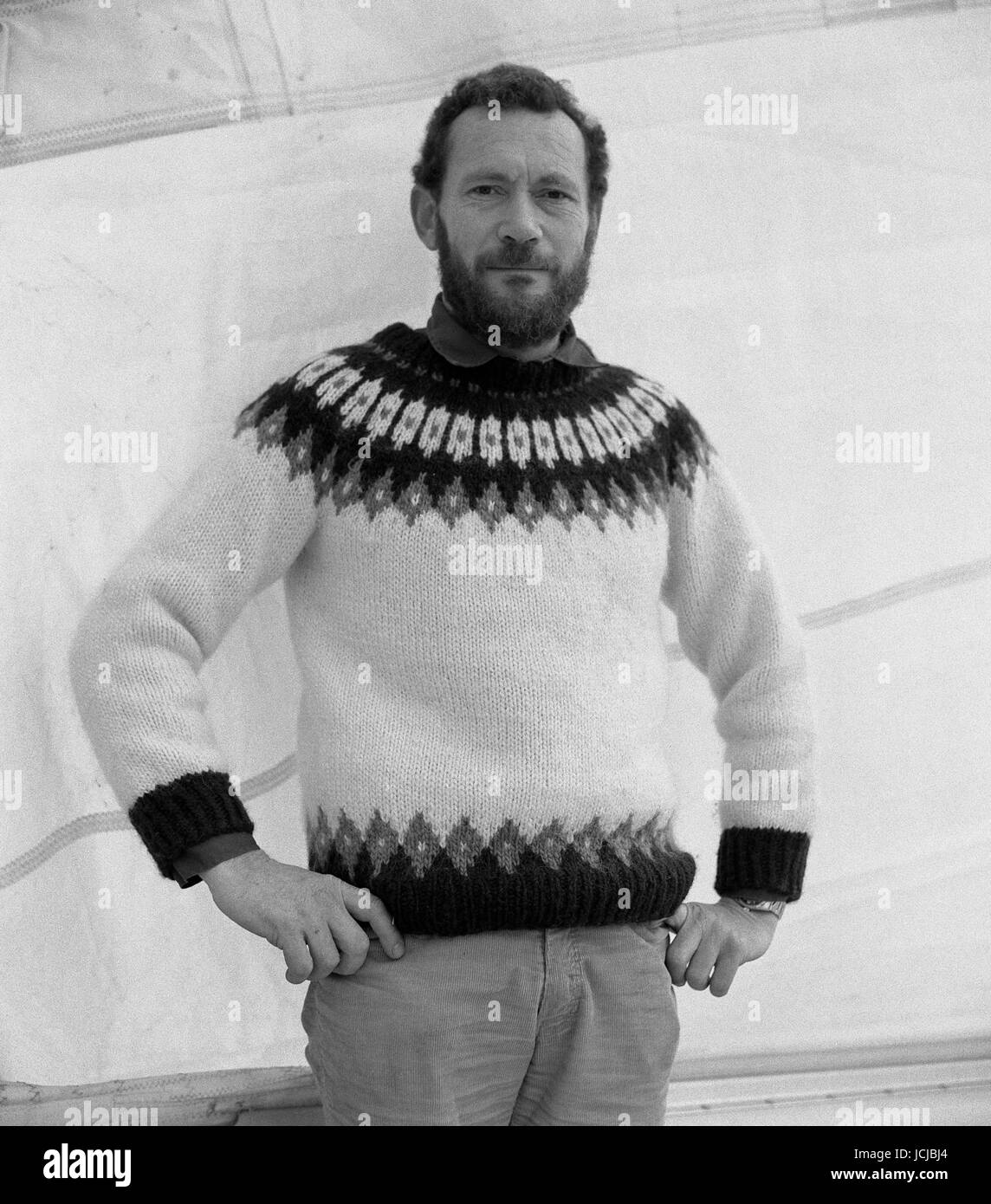 AJAX-NEWS-FOTOS. 20. FEBRUAR 1981. HAMBLE, ENGLAND. ROBIN KNOX JOHNSTON, SKIPPER DES KATAMARAN MEER FALCON. FOTO: JONATHAN EASTLAND/AJAX REF: 812002 10 3 Stockfoto