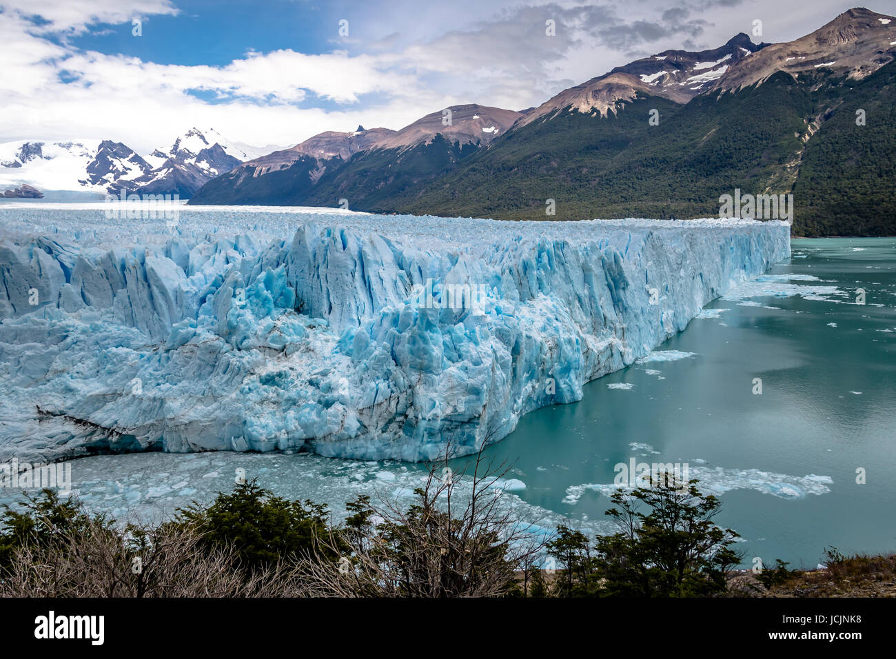 Perito Moreno-Gletscher im Los Glaciares Nationalpark in Patagonien - El Calafate, Santa Cruz, Argentinien Stockfoto