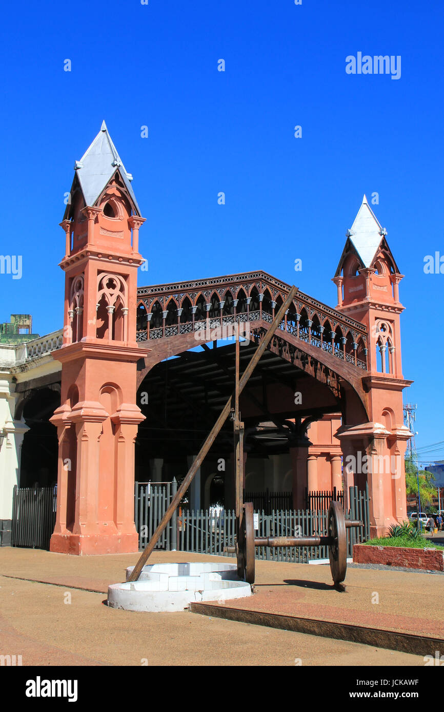 Ehemaliger Bahnhof in Asuncion, Paraguay. Asuncion ist die Hauptstadt und größte Stadt von Paraguay Stockfoto