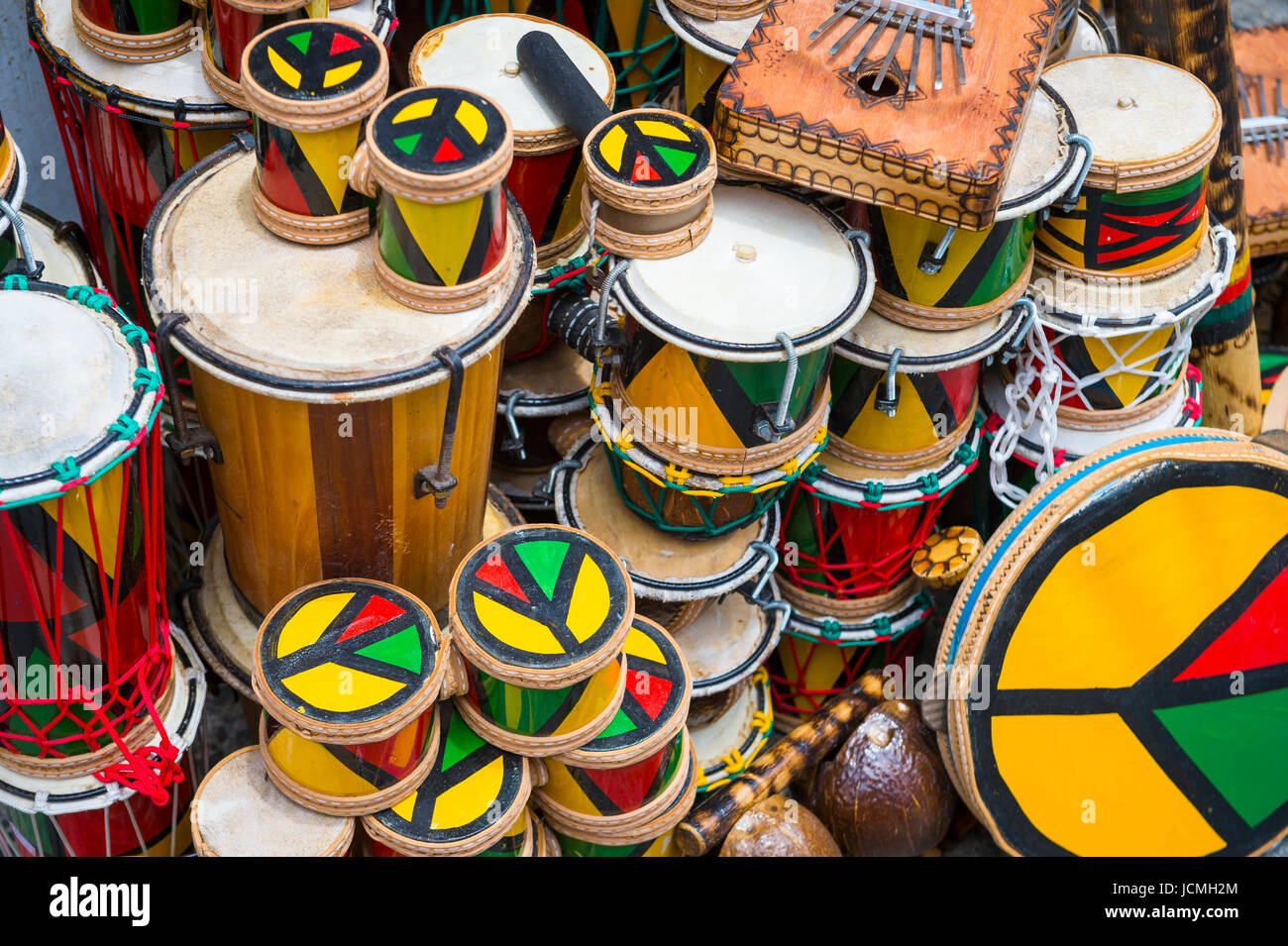 Brasilianische instrumente -Fotos und -Bildmaterial in hoher Auflösung –  Alamy