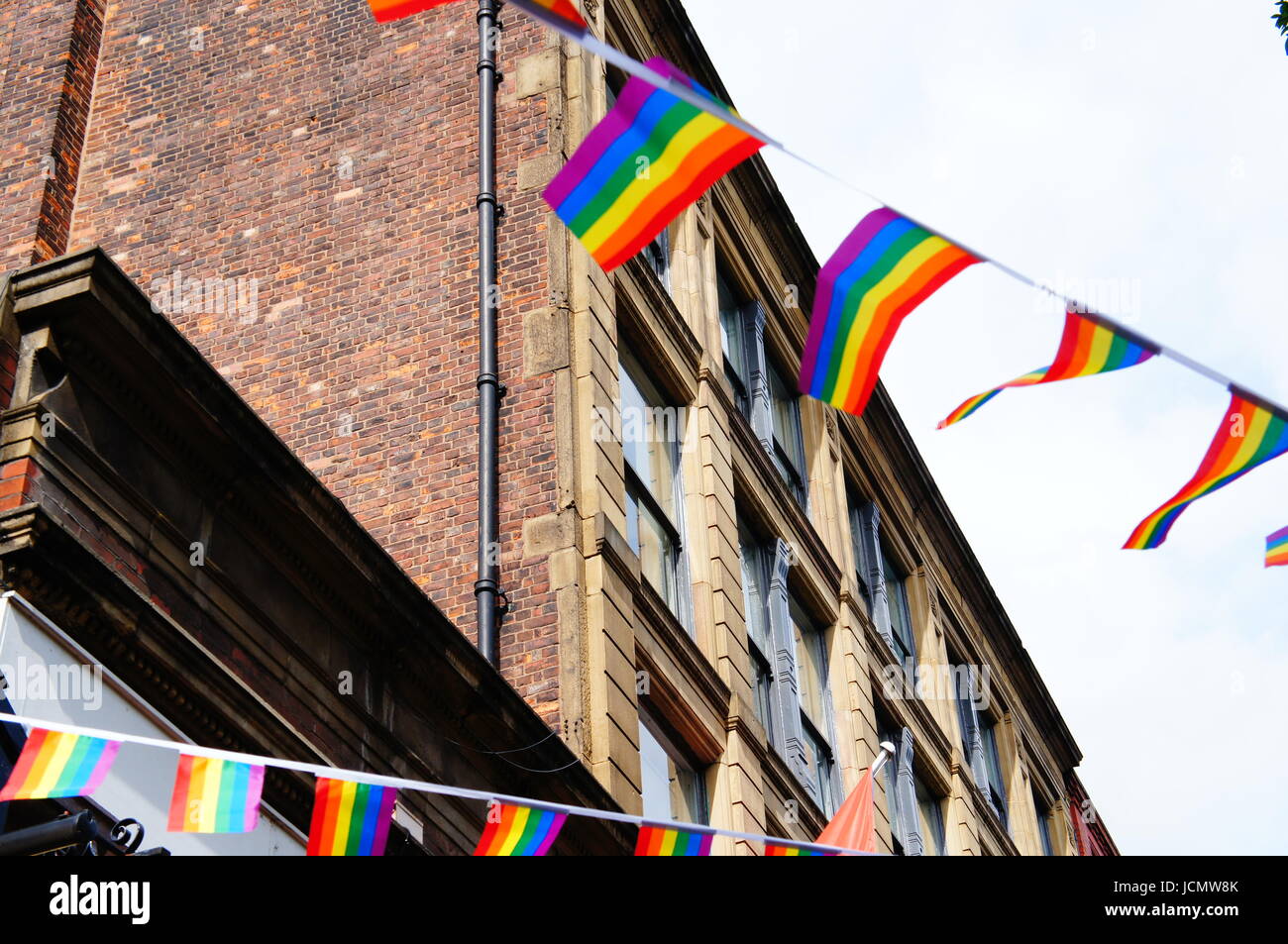 Manchester Pride Fahnen und Girlanden Stockfoto