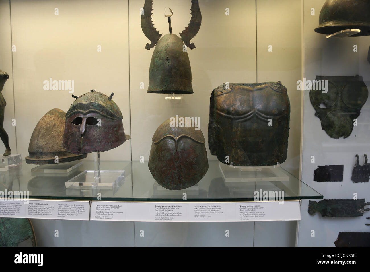 Helme und Rüstungen im antiken Italien. 7. bis 1. Jahrhundert BC. British Museum. London, UK. Stockfoto