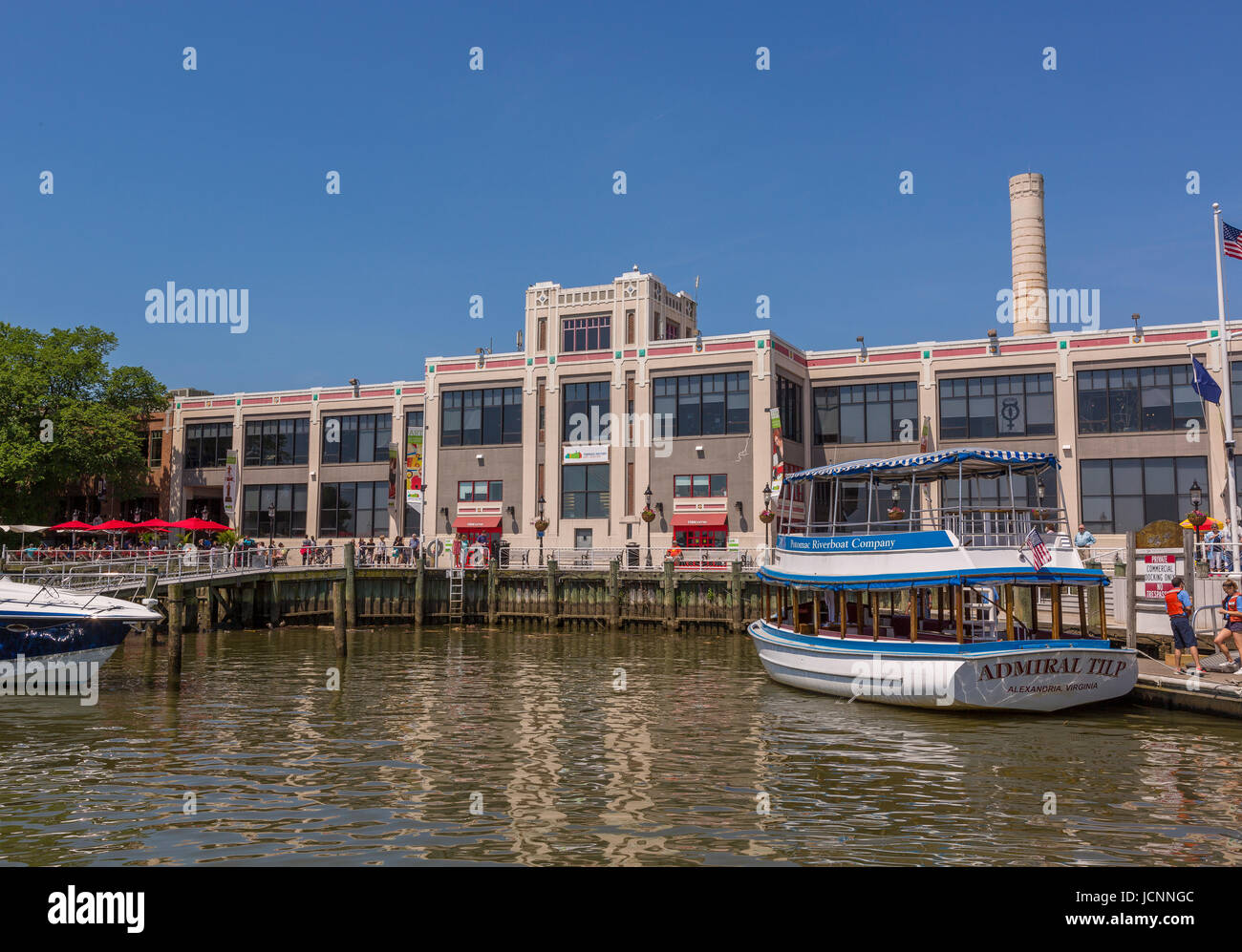 ALEXANDRIA, VIRGINIA, USA - der Torpedo Factory Art Center, in Old Town Alexandria, Potomac RIver Waterfront. Stockfoto