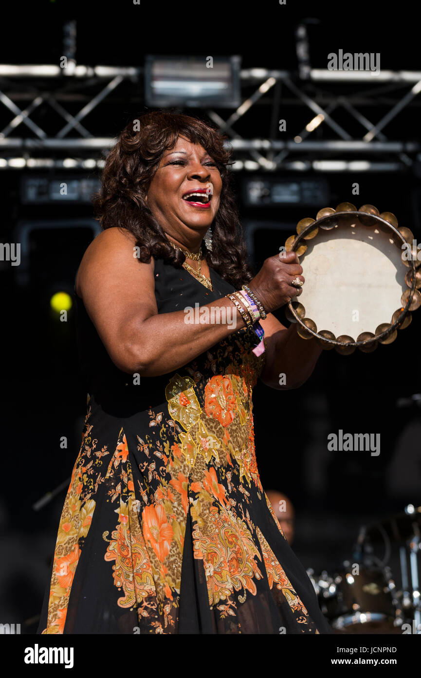 Dundrennan Schottland, UK - 25. Juli 2014: US-amerikanische Soul-Sängerin Martha Reeves von Martha Reeves und the Vandellas Weidenmanns Festival Stockfoto