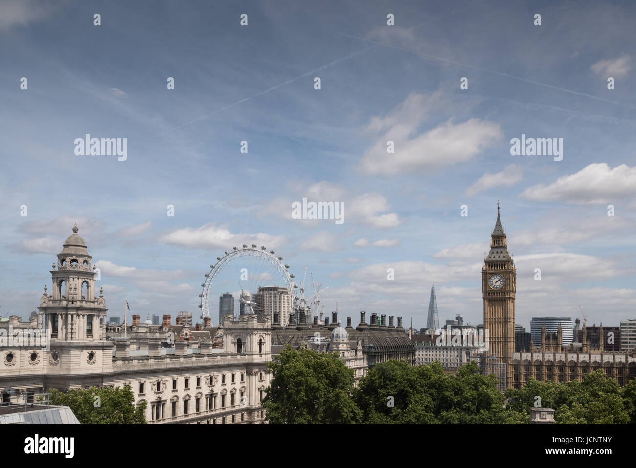 Westminister, UK. 16. Juni 2017. UK Wetter: Hellen warmen Nachmittag Wolken über der Skyline von London mit Big Ben The Shard und London Eye Kredit: WansfordPhoto/Alamy Live News Stockfoto