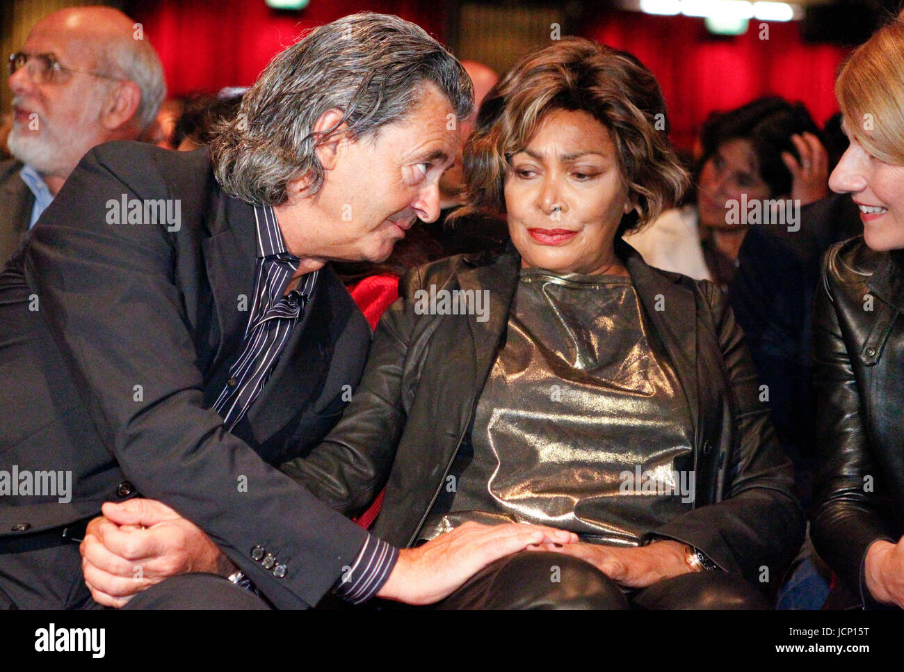 Zürich, Schweiz - 29. September 2011: Tina Turner präsentiert das neue Album Kinder darüber hinaus in Zürich zusammen mit ihrem Ehemann Erwin Bach | weltweite Nutzung Stockfoto