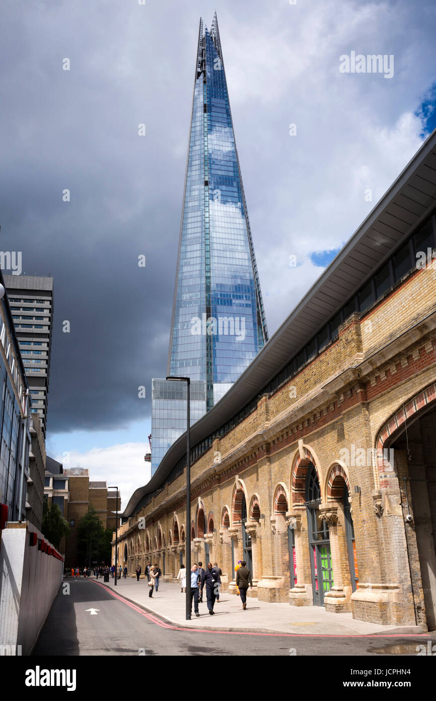 UK, London, Southwark, The Shard von St. Thomas Street Eisenbahnviadukt Stockfoto