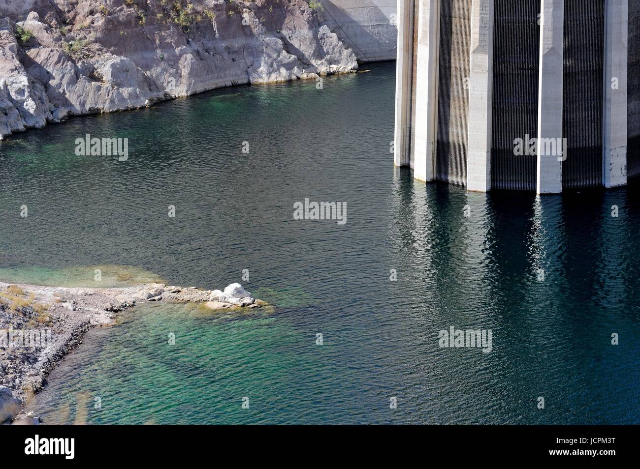 Aufnahme Türme Sockelabschluss für das Wasserkraftwerk am Hoover Dam, Lake Mead, Nevada, USA Stockfoto