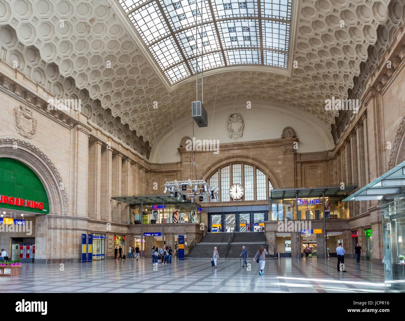 Hauptbahnhof, einer der größten Bahnhöfe in Europa, Leipzig, Sachsen, Deutschland Stockfoto
