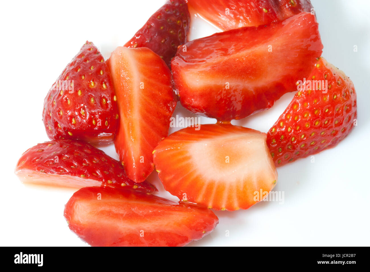 Handvoll gehackte Erdbeeren. Stockfoto