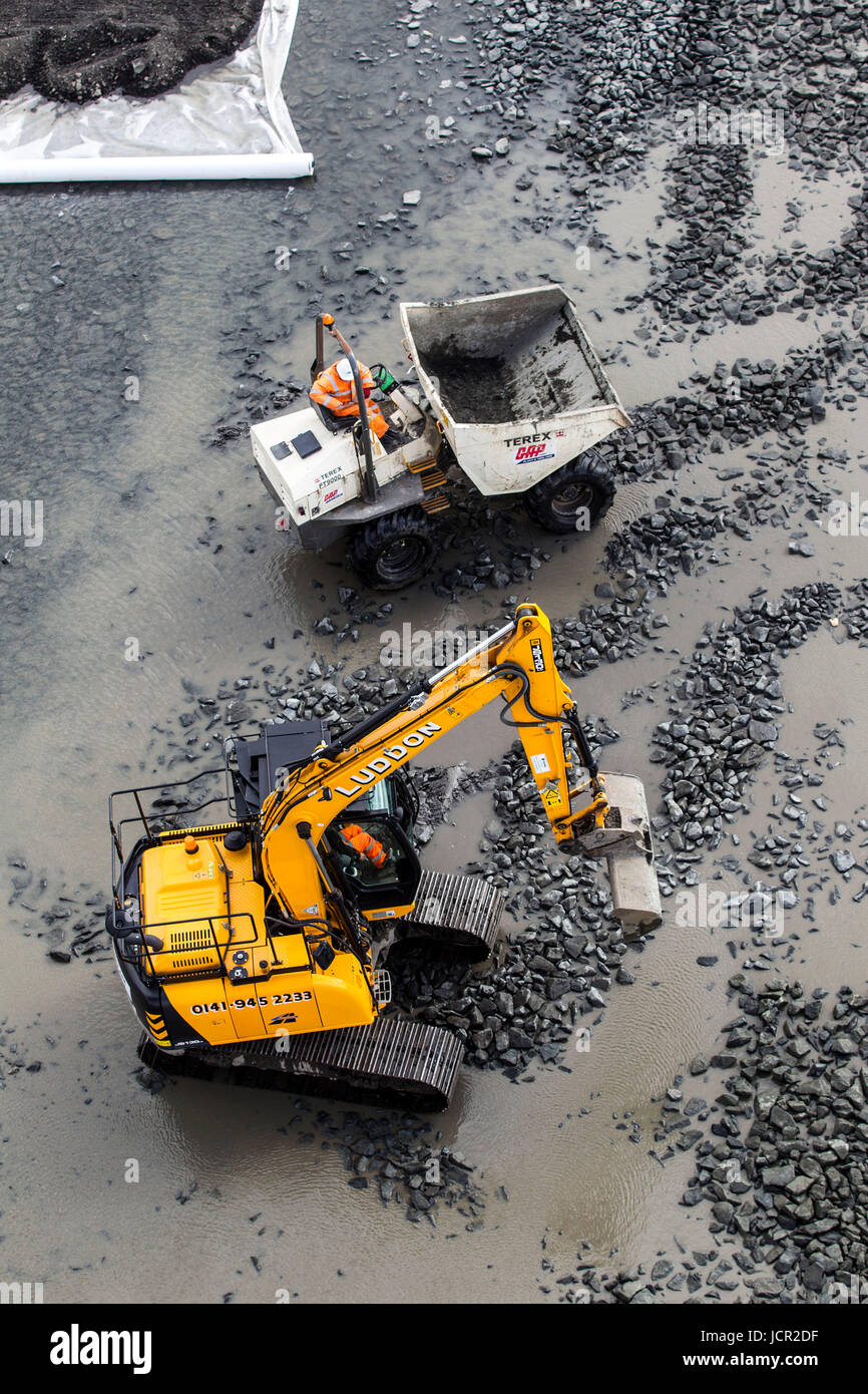 Bagger und Kipper Luftaufnahme Stockfoto