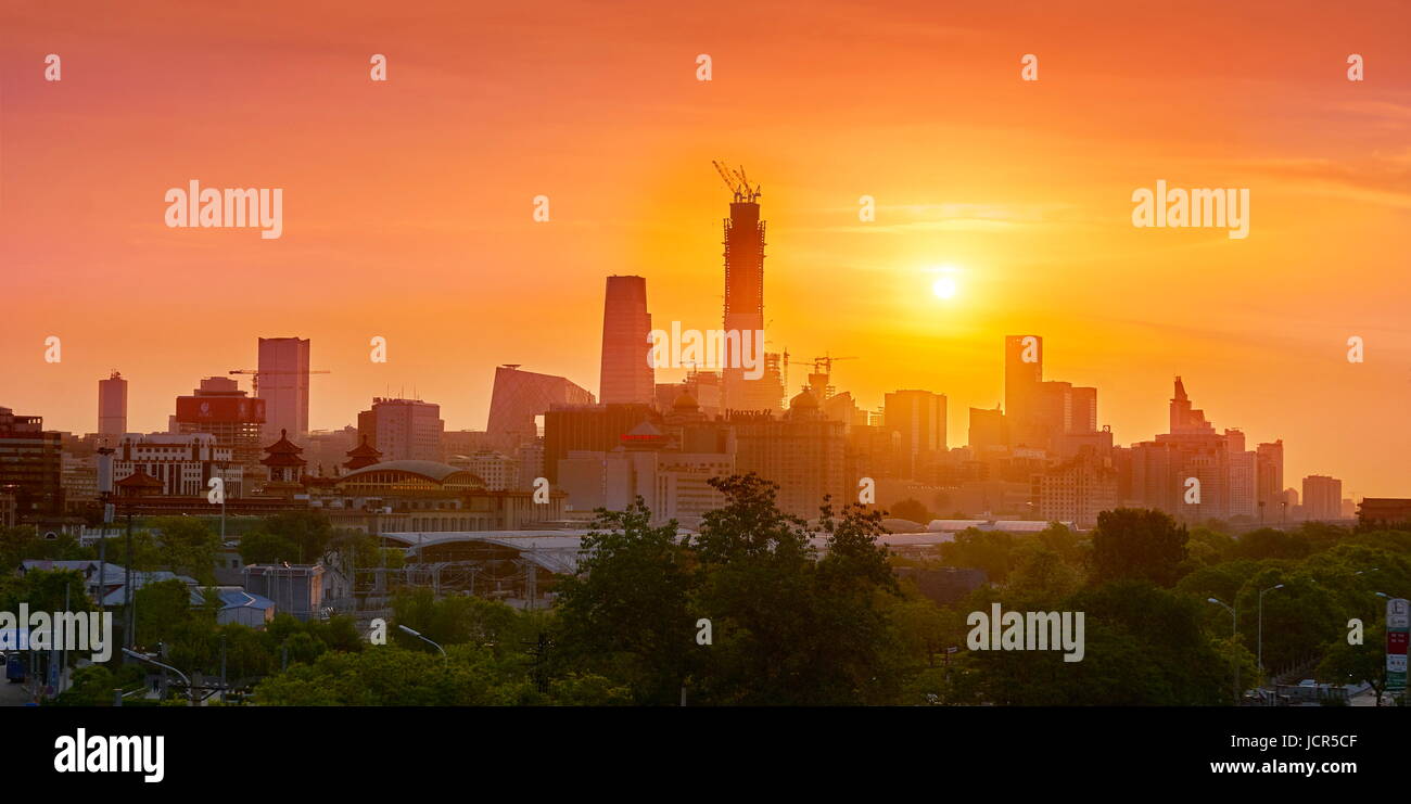 Sonnenaufgang über der Skyline von Shanghai, China Stockfoto