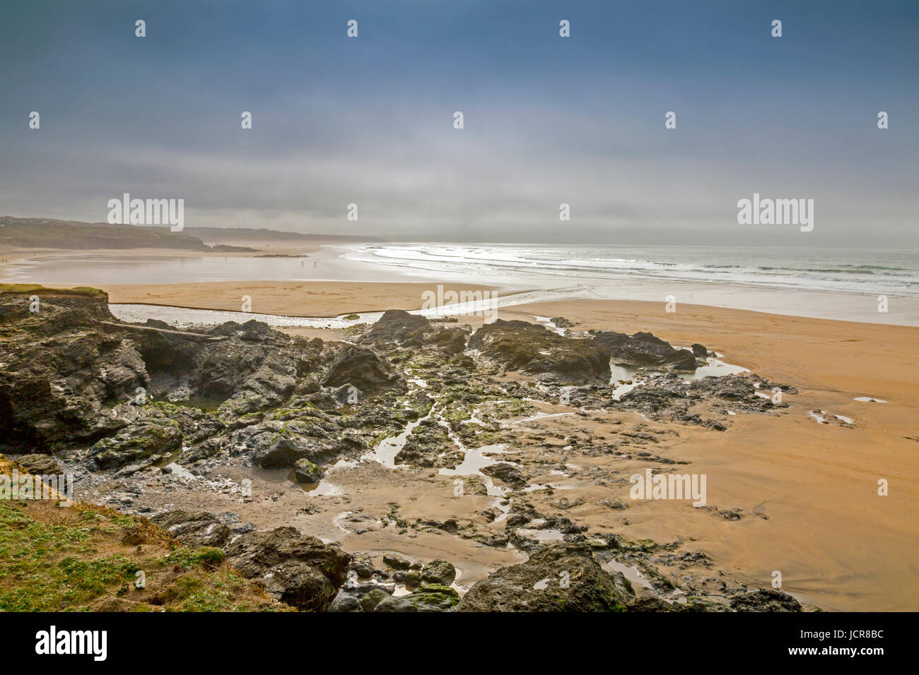 Bei Ebbe am Strand von Godrevy in St Ives Bucht an der nördlichen Küste von Cornwall, England, UK Stockfoto