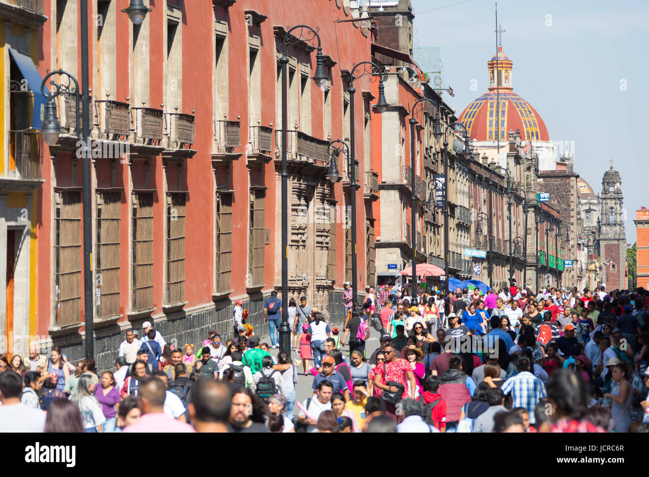 Belebten Fußgängerzone Arterie vom Zocalo, Mexiko-Stadt, Mexiko Stockfoto