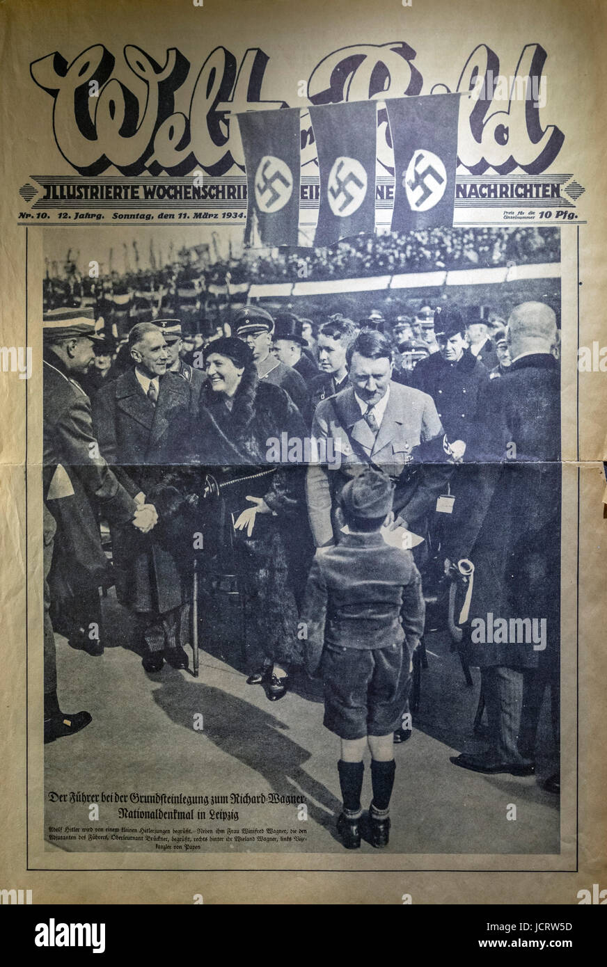 Titelseite des 11. März 1934 Ausgabe von Welt-Bild zeigt Adolf Hitler Mitglieder der Hitler-Jugend-Bewegung in Leipzig zu besuchen. Stockfoto