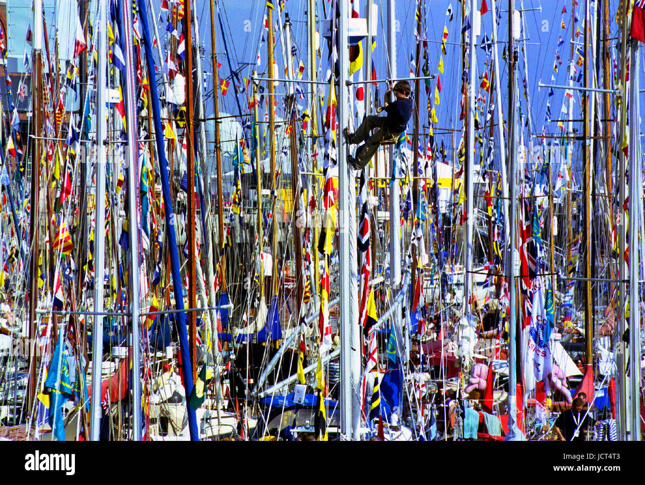 Welche Funktion Hat Der Bootsmann Auf Einem Schiff Schiffe versammelten sich in -Fotos und -Bildmaterial in hoher