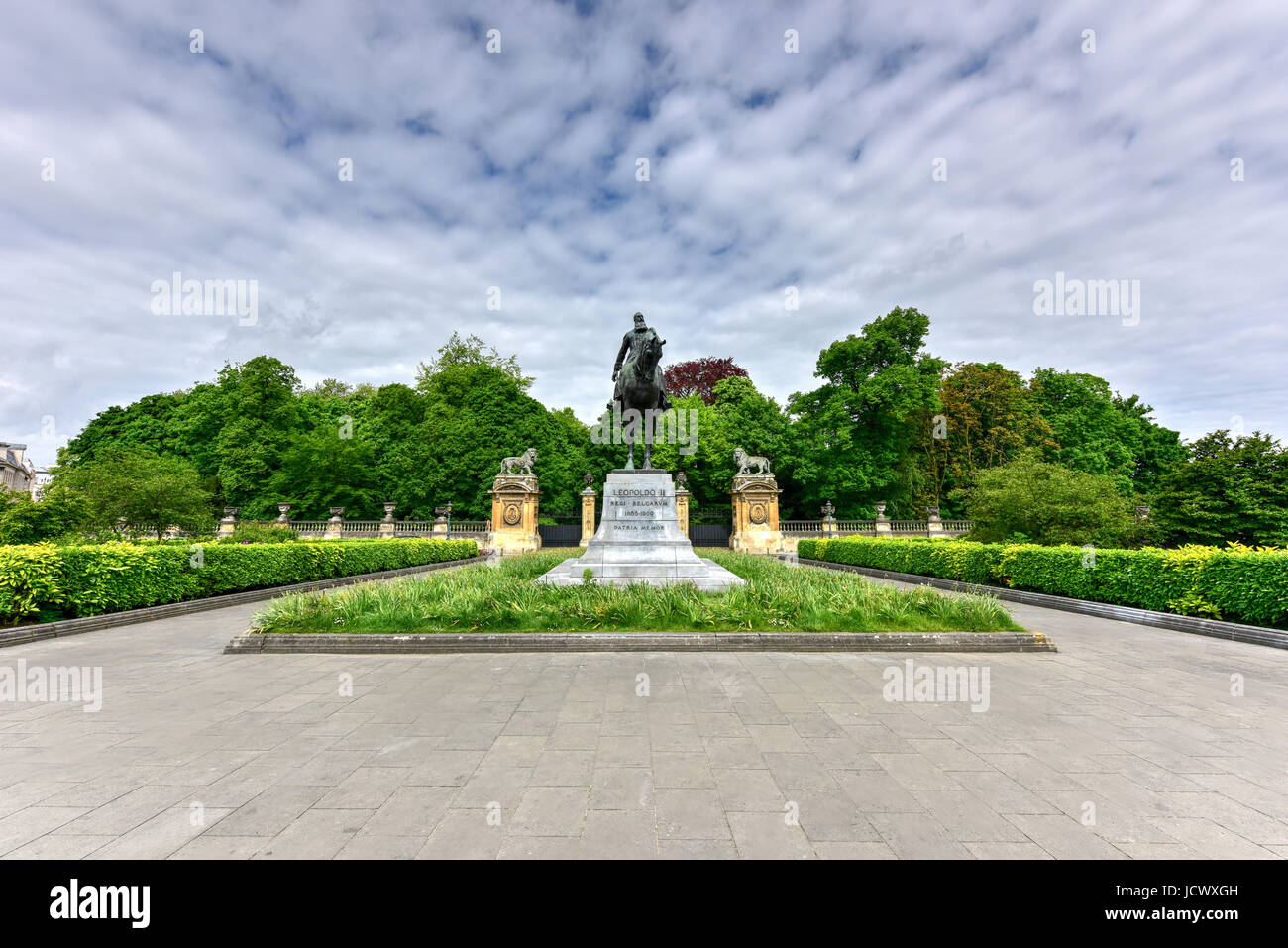 Reiterstandbild von Leopold II., der zweite König der Belgier, am Place du Trone (Bildhauer Thomas Vincotte). Stockfoto