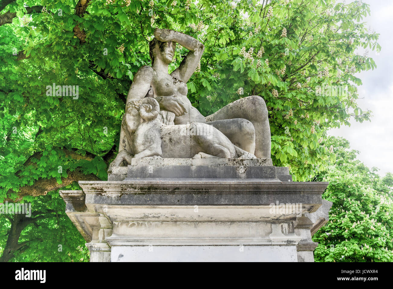 Statuen am Eingang des Parc du Cinquantenaire in Brüssel, Belgien Stockfoto