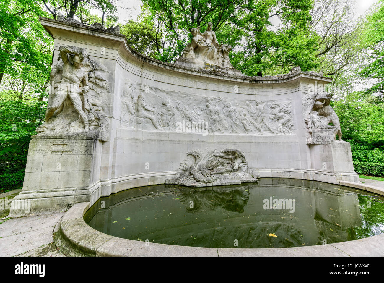 Denkmal für die Gefallenen der belgischen Kolonialzeit Bemühungen im Parc du Cinquantenaire in Brüssel, Belgien Stockfoto