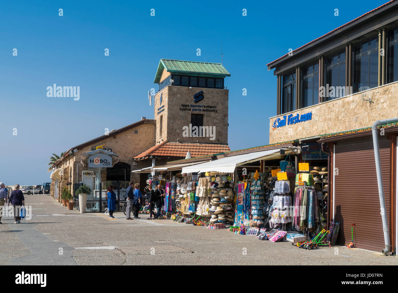 Hafen von Paphos, Erholungsgebiet, Souvenirläden, Meer, Zypern Stockfoto