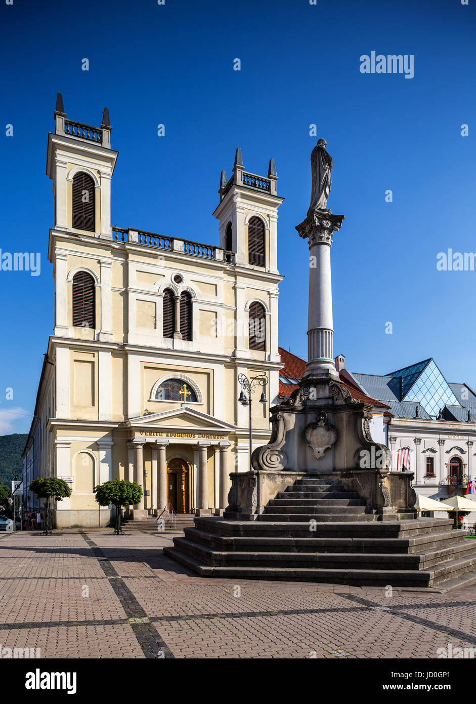 Banska Bystrica, Slowakei - august 07, 2015: St. Francis Xavier Cathedral am Hauptplatz in Banska Bystrica, Slowakei Stockfoto