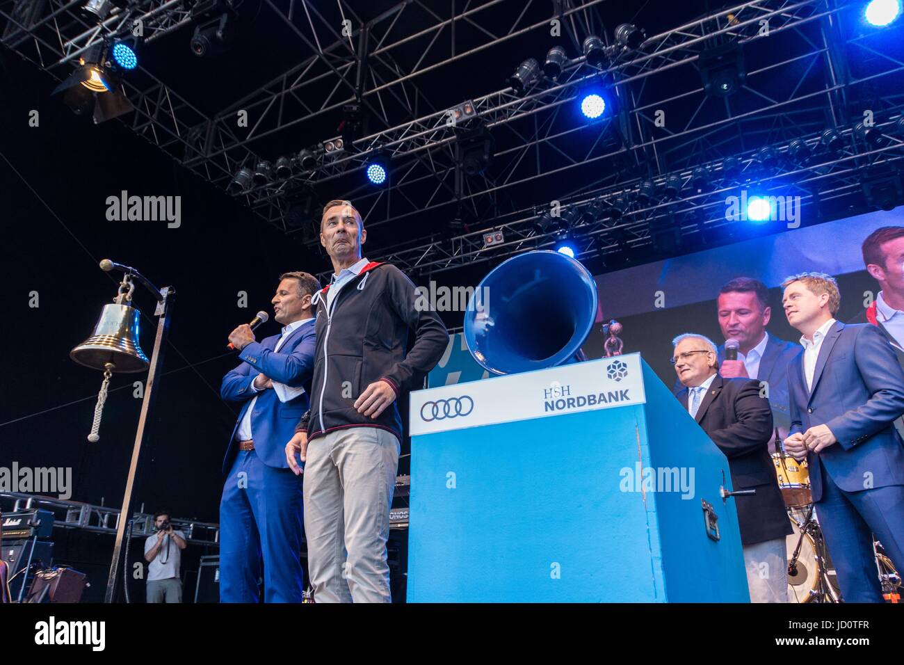 Kiel, Deutschland. 17. Juni 2017. Eindrücke des ersten Tages der Kieler-Woche-2017 mit der Eröffnung von berühmten deutschen TV Host Kai Pflaume © Björn Deutschmann/Alamy Live-Nachrichten Stockfoto