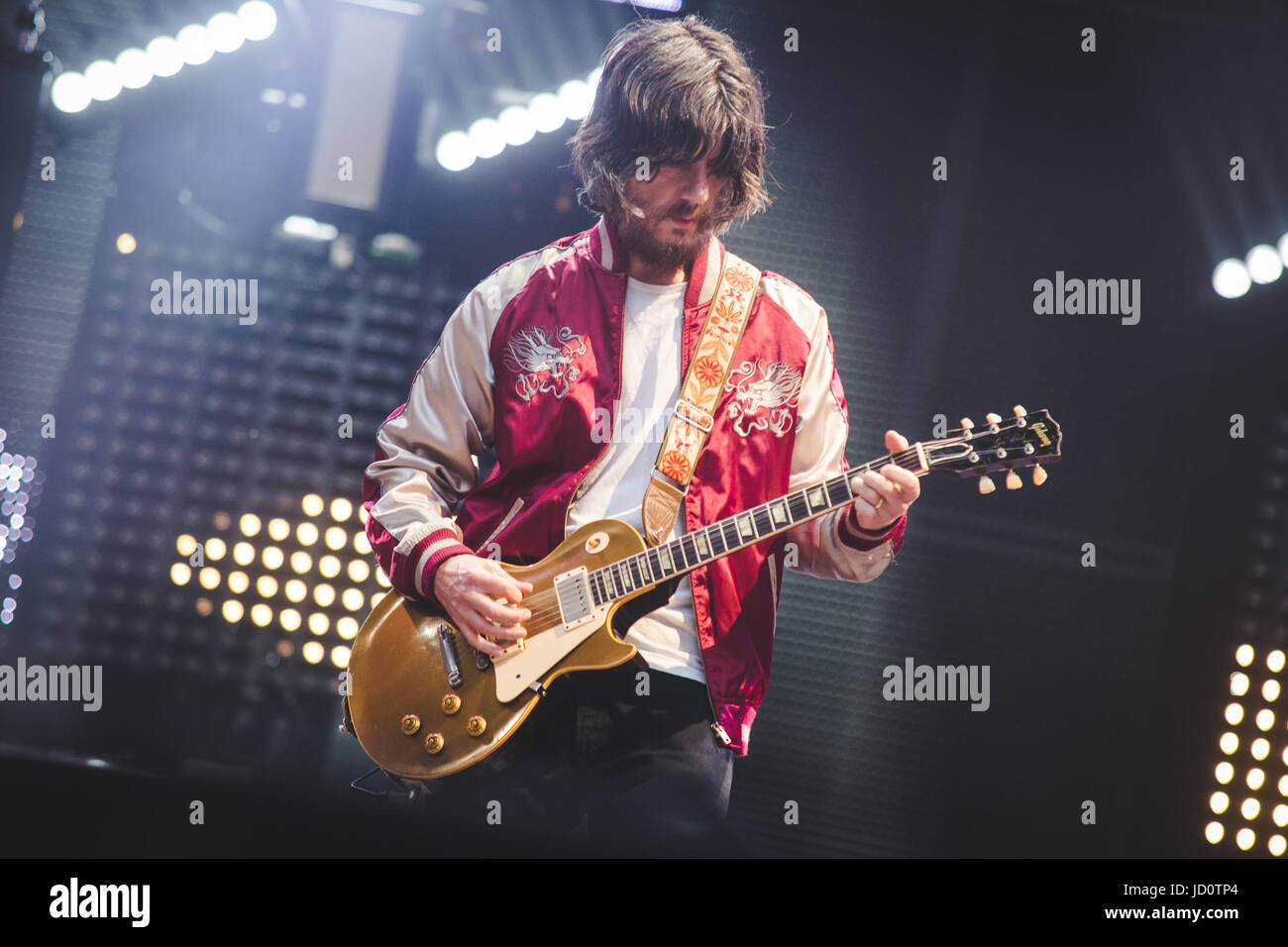 London, UK. 17. Juni 2017. John Squire von The Stone Roses Durchführung einen Ausverkauf Show im Wembley Stadion in London, 2017 Credit: Myles Wright/ZUMA Draht/Alamy Live News Stockfoto