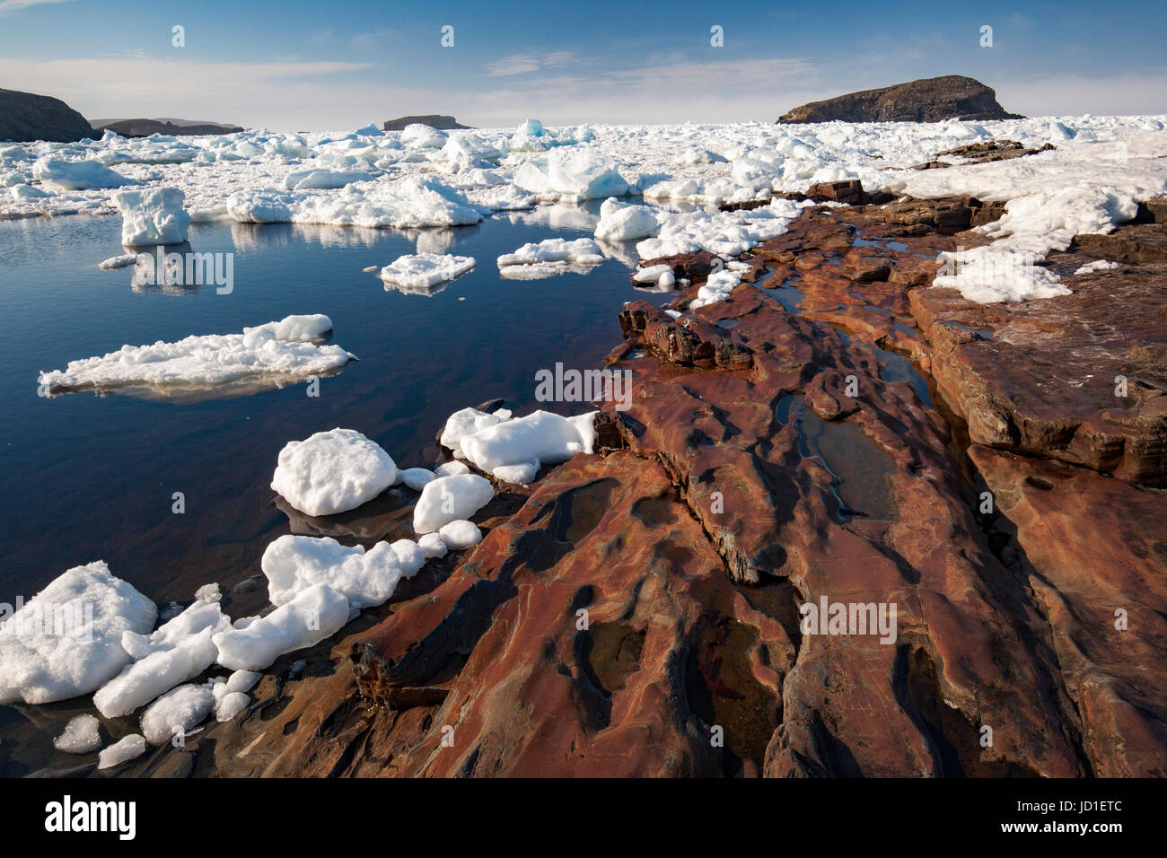 Felsige Küste und das Meer Eislandschaft in Maberly, in der Nähe von Elliston auf Cape Bonavista, Neufundland, Kanada Stockfoto