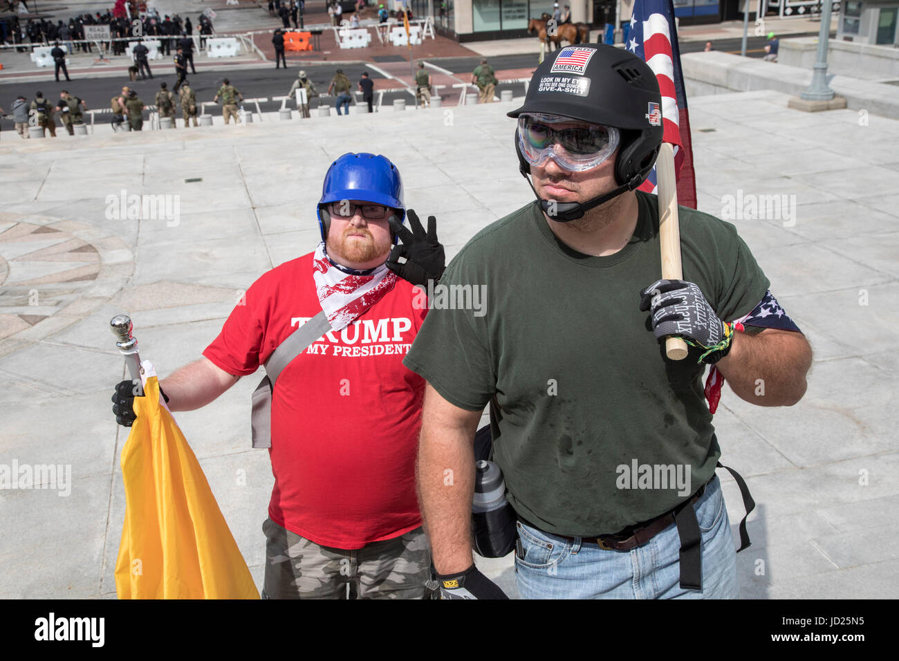 Harrisburg, Pennsylvania - über 50 Mitglieder des Gesetzes für Amerika sammelten sich auf den Stufen des Pennsylvania State Capitol gegen die Scharia. ACT für Amer Stockfoto