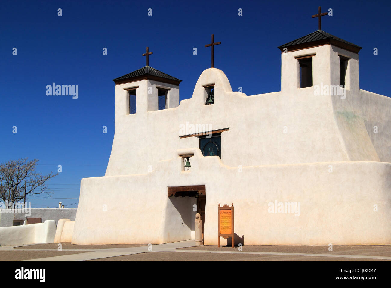 Die historische Mission San Agustin de Isleta in Isleta Pueblo ist eine der ältesten spanischen Kolonialstil religiösen Strukturen in den alten Staat New Mexico Stockfoto