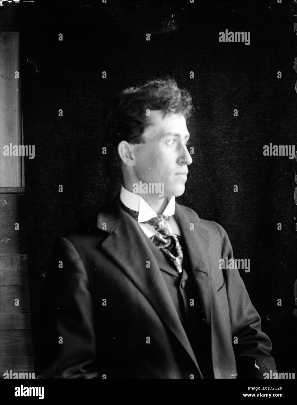 Orville Wright bevor er wuchs ein Schnurrbart, Seitenansicht nach rechts, eine halbe Länge. Stockfoto Orville Wright bevor er wuchs ein Schnurrbart, Seitenansicht nach rechts, eine halbe Länge. Stockfoto