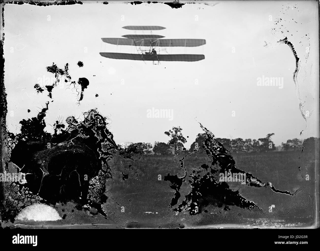 Flug 41: Orville nach links fliegen in einer Höhe von ungefähr 60 Fuß; Huffman Prairie, Dayton, Ohio. Stockfoto