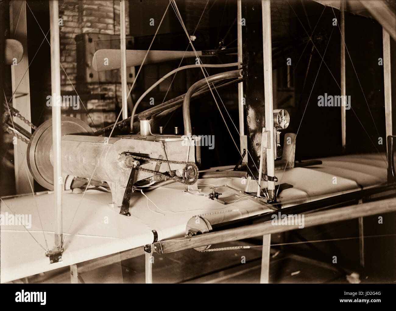 Angetriebene 1903-Maschine im Shop. Stockfoto