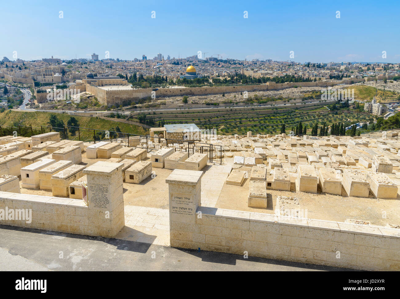 Panoramablick auf Jerusalem Altstadt und dem Tempelberg, Kuppel des Felsens und Al Aqsa Mosque aus dem Ölberg in Jerusalem Stockfoto