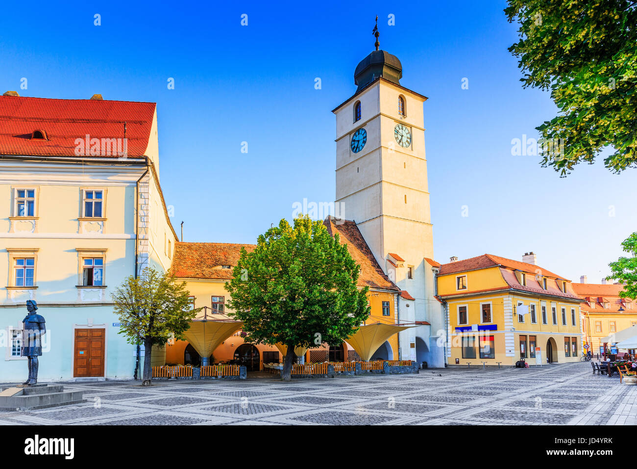 Sibiu, Rumänien. Rat-Turm auf dem großen Platz, Transylvania. Stockfoto