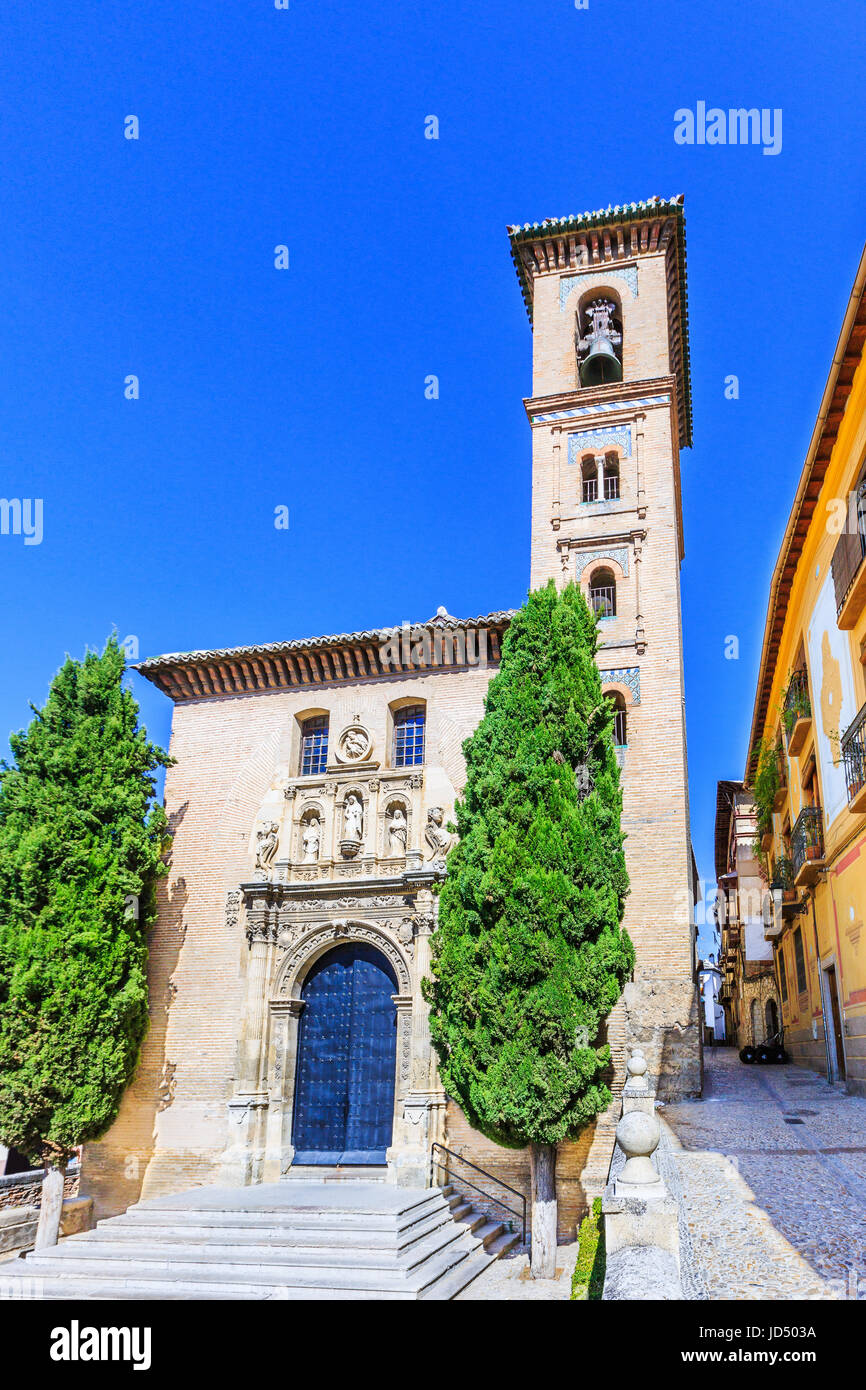 Granada, Spanien. Kirche von San Gil und Santa Ana. Stockfoto