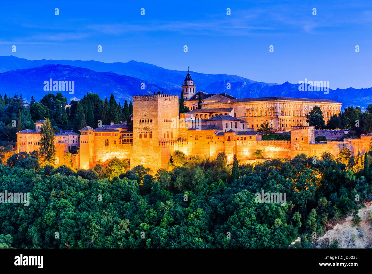 Alhambra von Granada, Spanien. Alhambra-Festung in der Dämmerung. Stockfoto