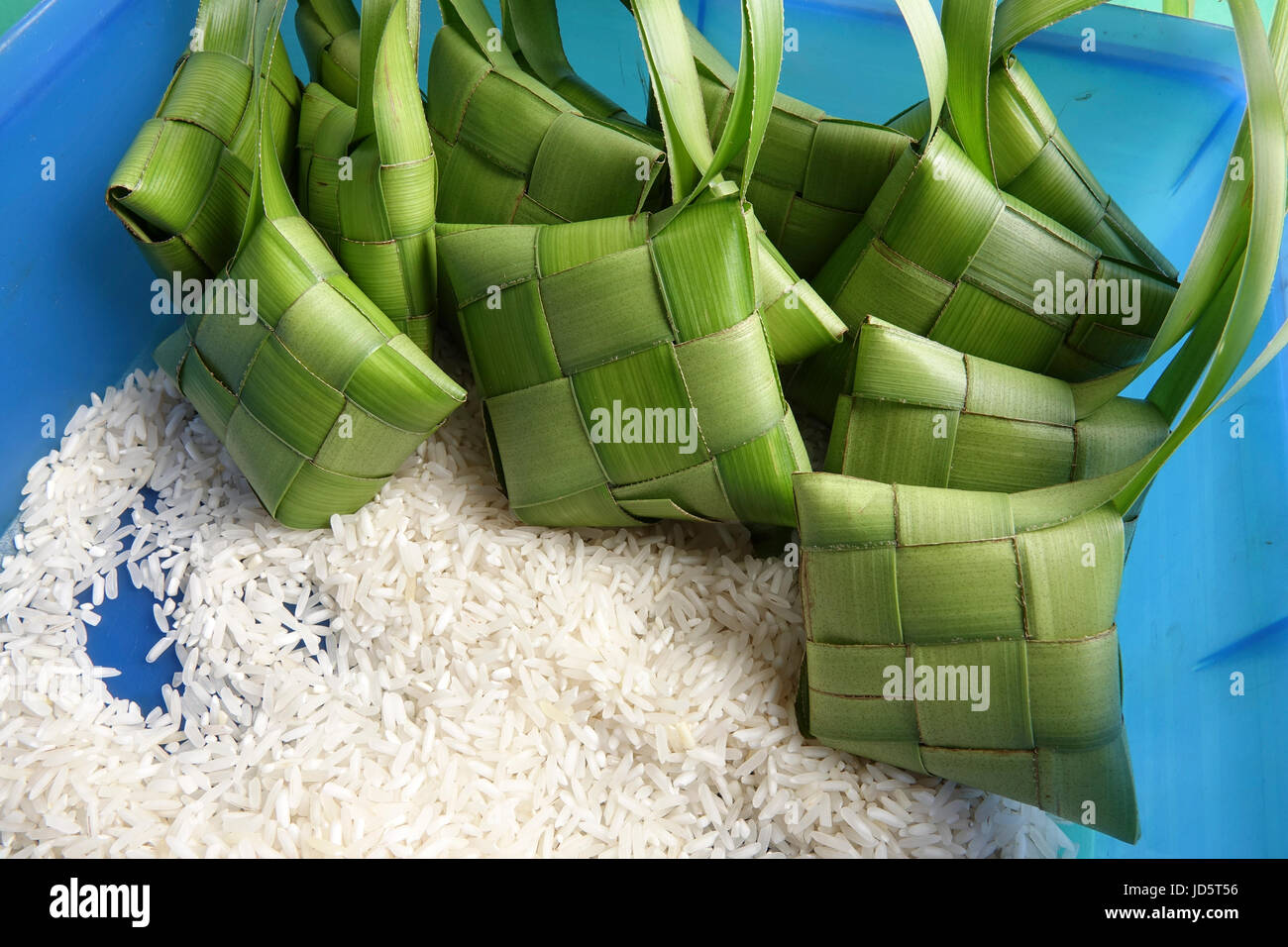 So dass Knödel Reis (Nasi Ketupat) Stockfoto