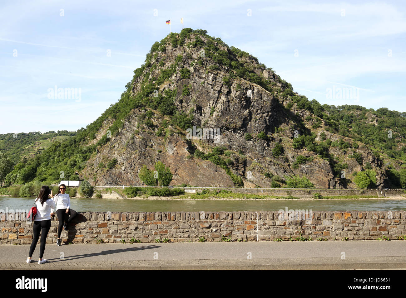 Loreley-Felsen steht entlang des Rheins in das Mittelrheintal. Eine UNESCO-World Heritage Site.Lorelei in englischer Sprache Stockfoto