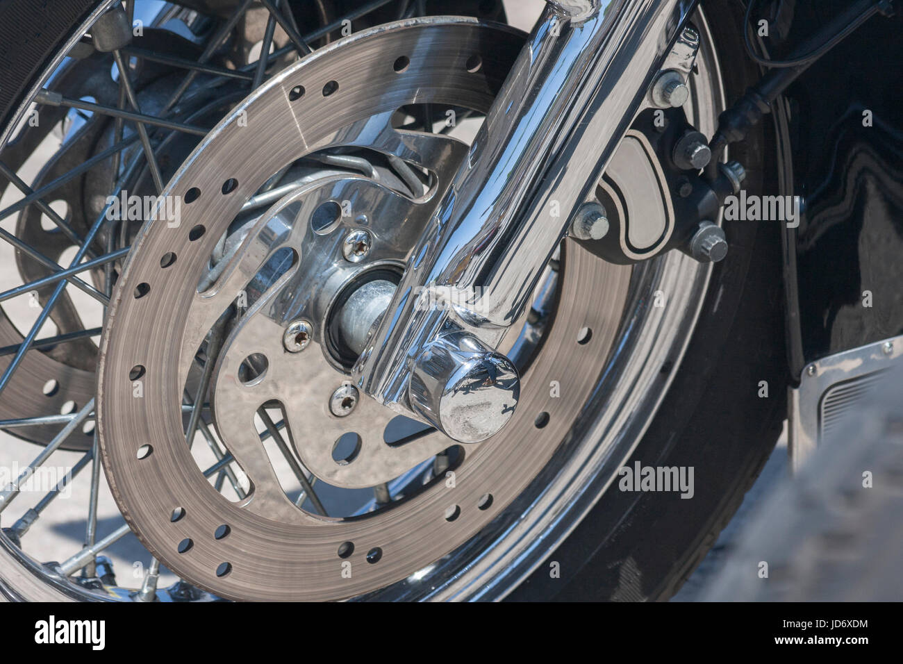 Scheibenbremse von einem modernen touristischen Motorrad Stockfoto