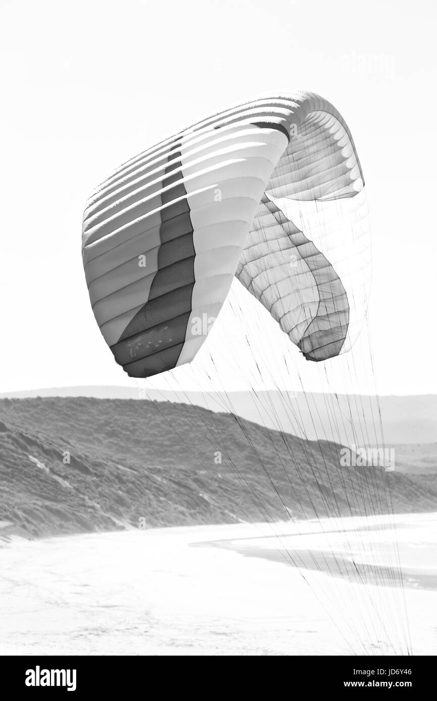 Kite Surfen Farben im Himmelshintergrund Stockfoto