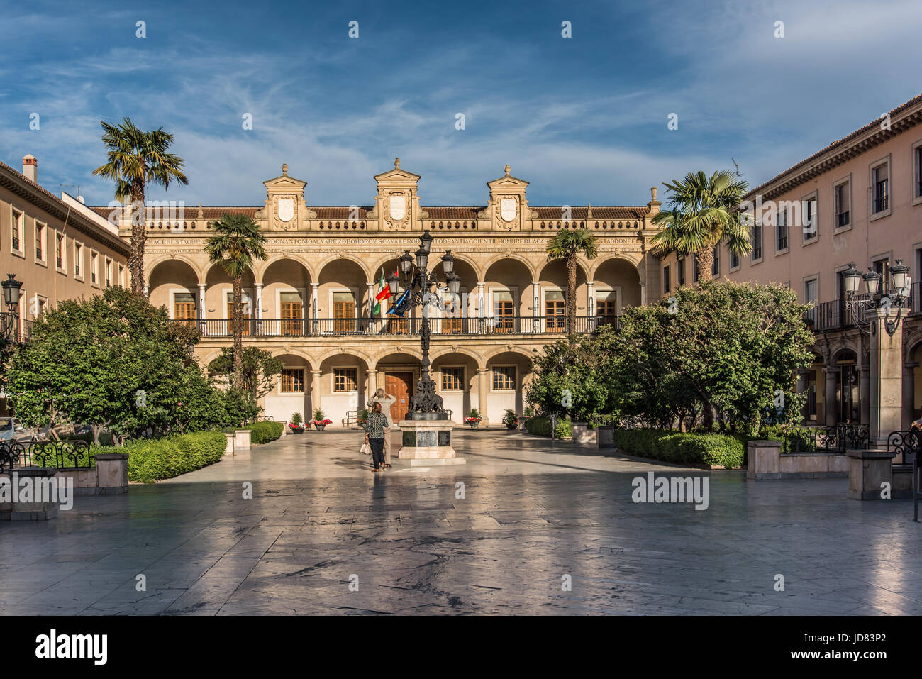Besucht die Großstadt Platz der Stadt im Laufe des Nachmittags vor Sonnenuntergang. Stockfoto