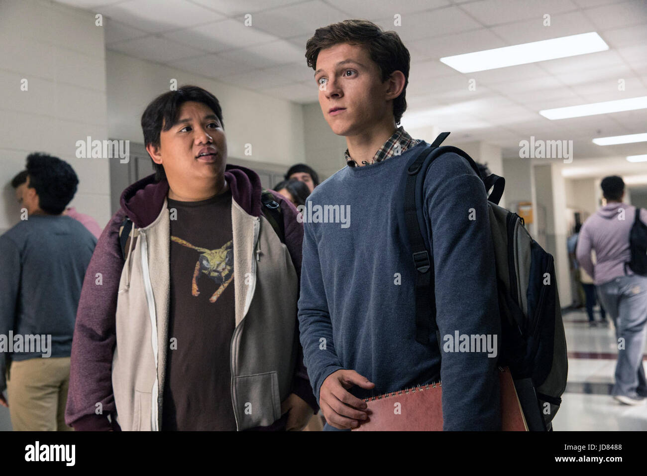 Spider-Man: Homecoming ist ein bevorstehende amerikanischen Superhelden-Film basierend auf der Marvel Comics Charakter Spider-man. unter der Regie von Jon Watts die Hauptrollen Tom Holland, Michael Keaton und Robert Downey Jr.  Dieses Foto ist nur zu redaktionellen Zwecken und unterliegen dem Copyright von der Filmgesellschaft und/oder der Fotograf von dem Film oder der Firma zugeordnet und kann nur durch Veröffentlichungen im Zusammenhang mit der Förderung der oben genannten Film reproduziert werden. Eine obligatorische Gutschrift auf die Filmgesellschaft ist erforderlich. Der Fotograf sollte auch angerechnet werden, wenn bekannt. Stockfoto