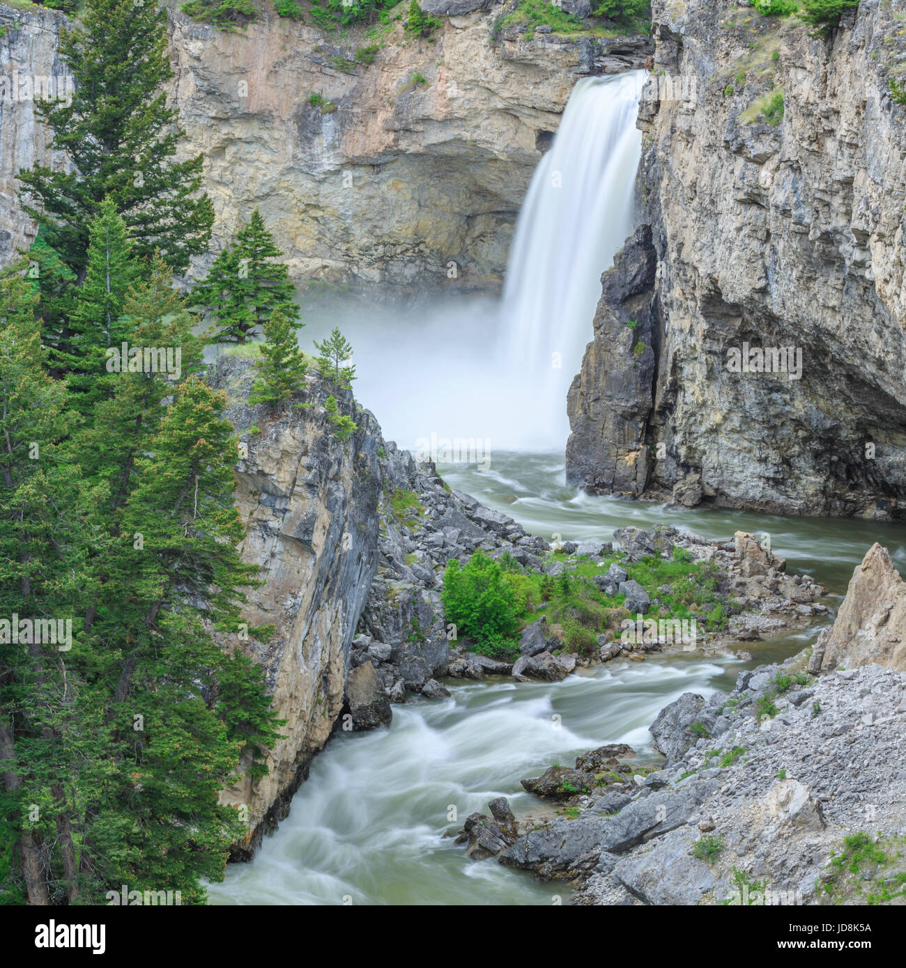 Boulder River Falls und Canyon auf natürliche Brücke und Wasserfall Recreation Area in der Nähe von großen Holz, montana Stockfoto