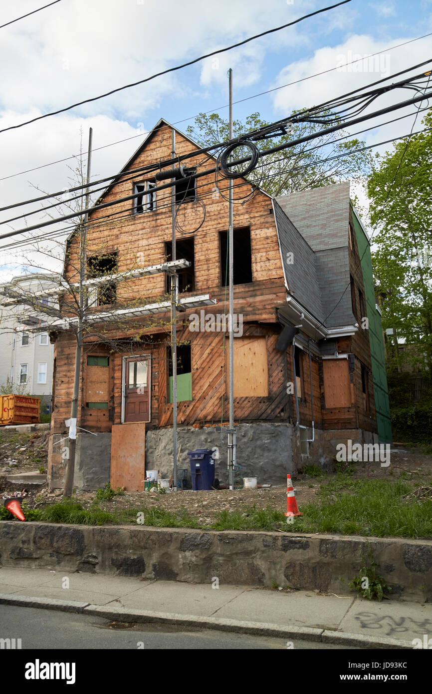 Aufbauend auf hölzernen dreistöckiges Haus Savin Hill Dorchester Boston USA laufenden Konservierungsarbeiten Stockfoto