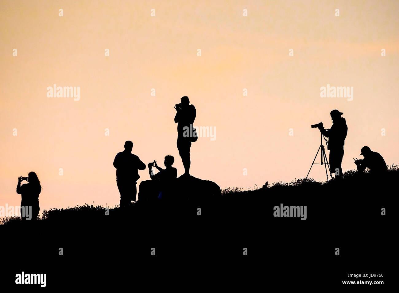 Die Silhouette des Menschen fotografieren auf der Nordküste von Cornwall. Stockfoto