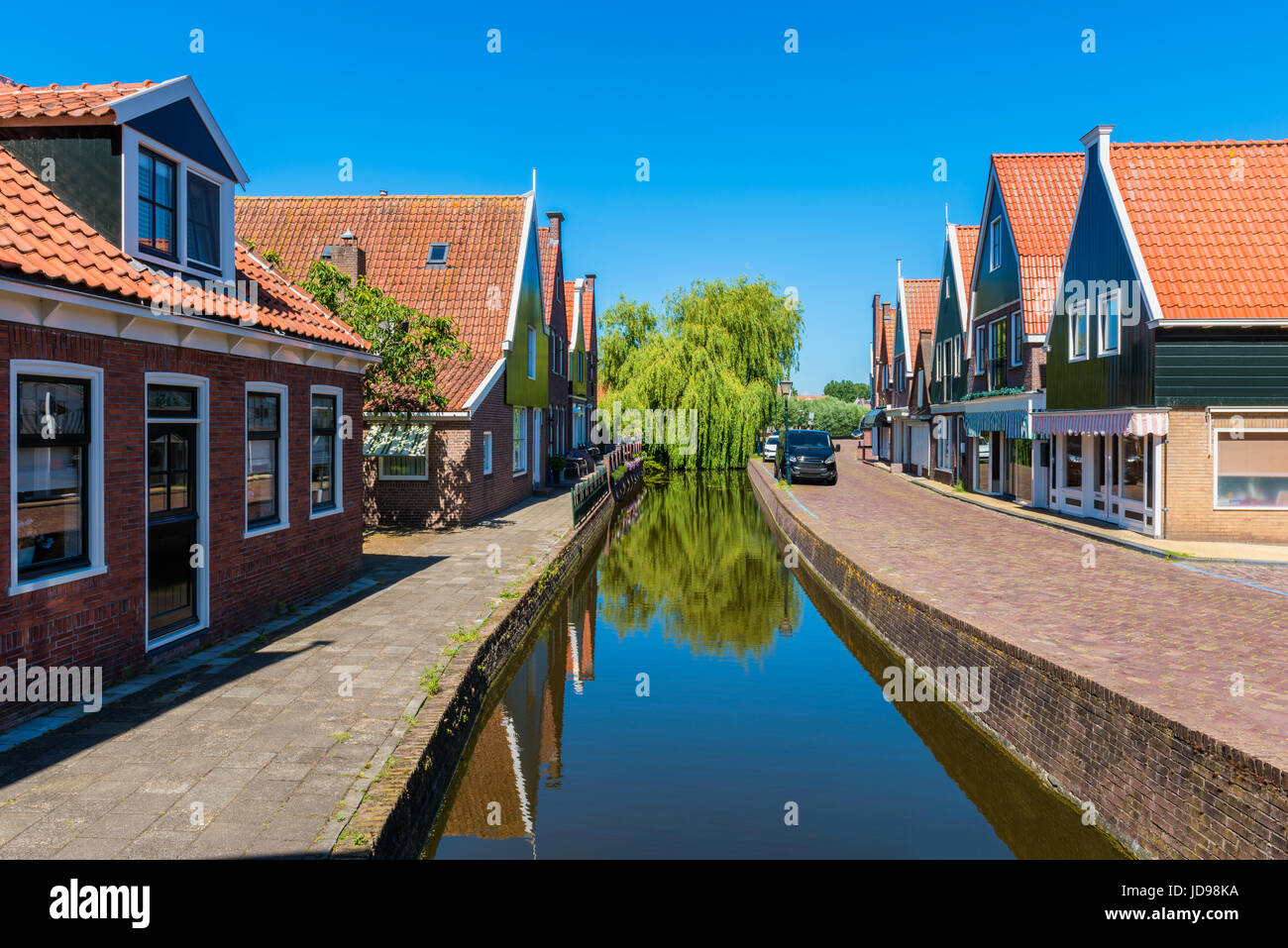 Kanal in Volendam Niederlande Stockfoto