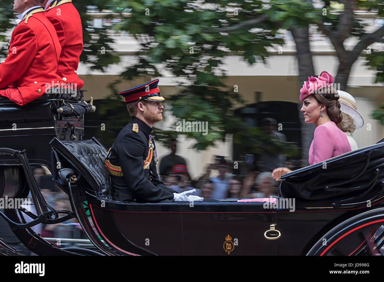 Prinz Harry & Herzogin von Cambridge trooping die Farbe 2017 Stockfoto